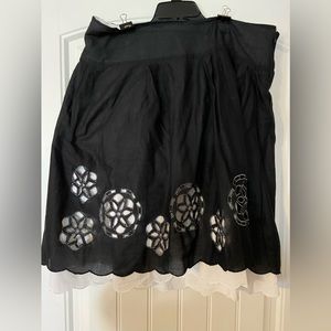 Women’s Venezia brand Black and White Skirt 18